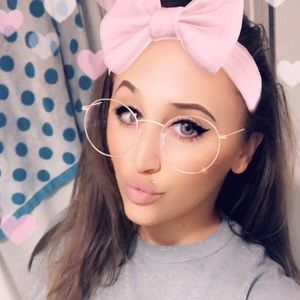 Meet your Posher, Ashlee